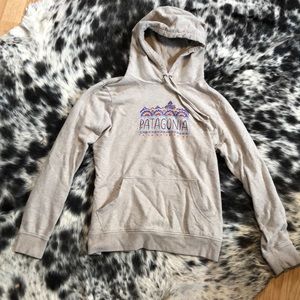 Patagonia sweatshirt size small